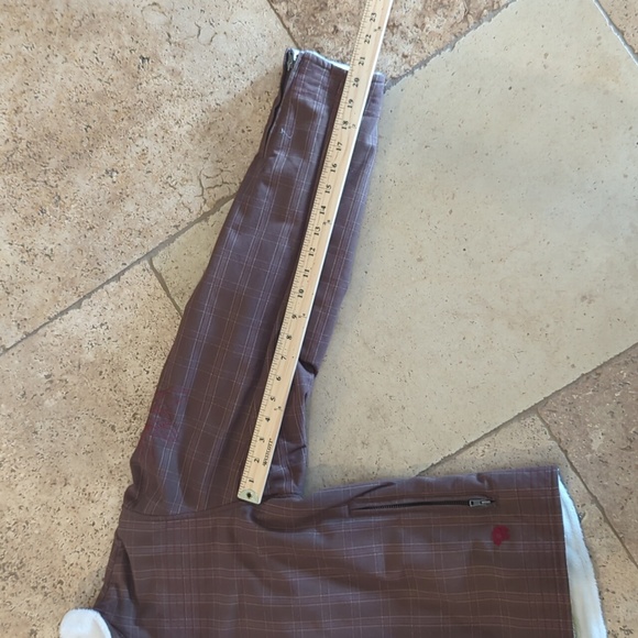 Embroidered Jacket from Mountain Hardwear - Picture 12 of 17